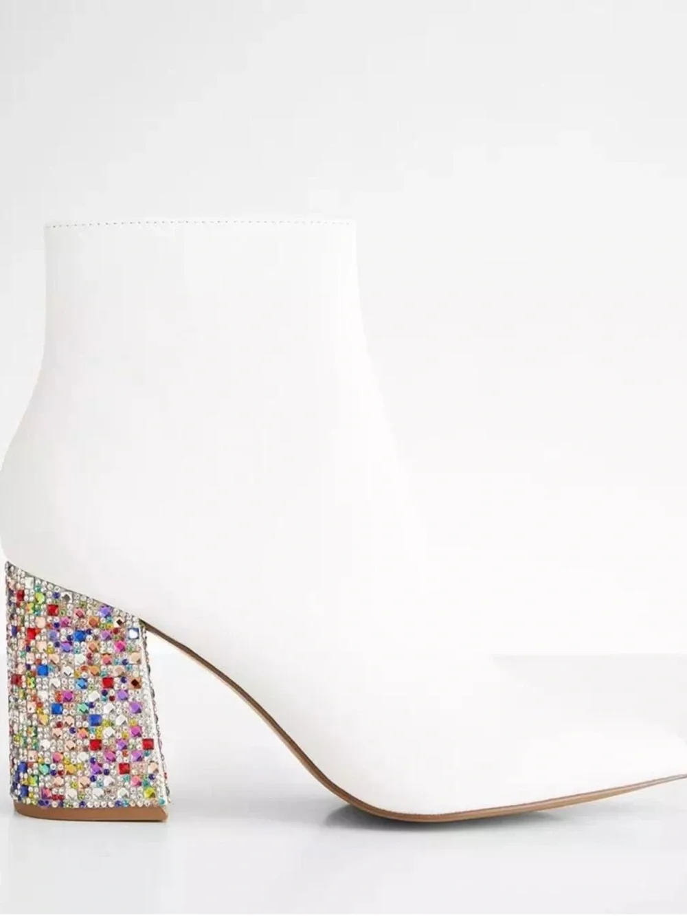 Betsey Johnson Kassie White Ankle Boots Size 8.5- New!